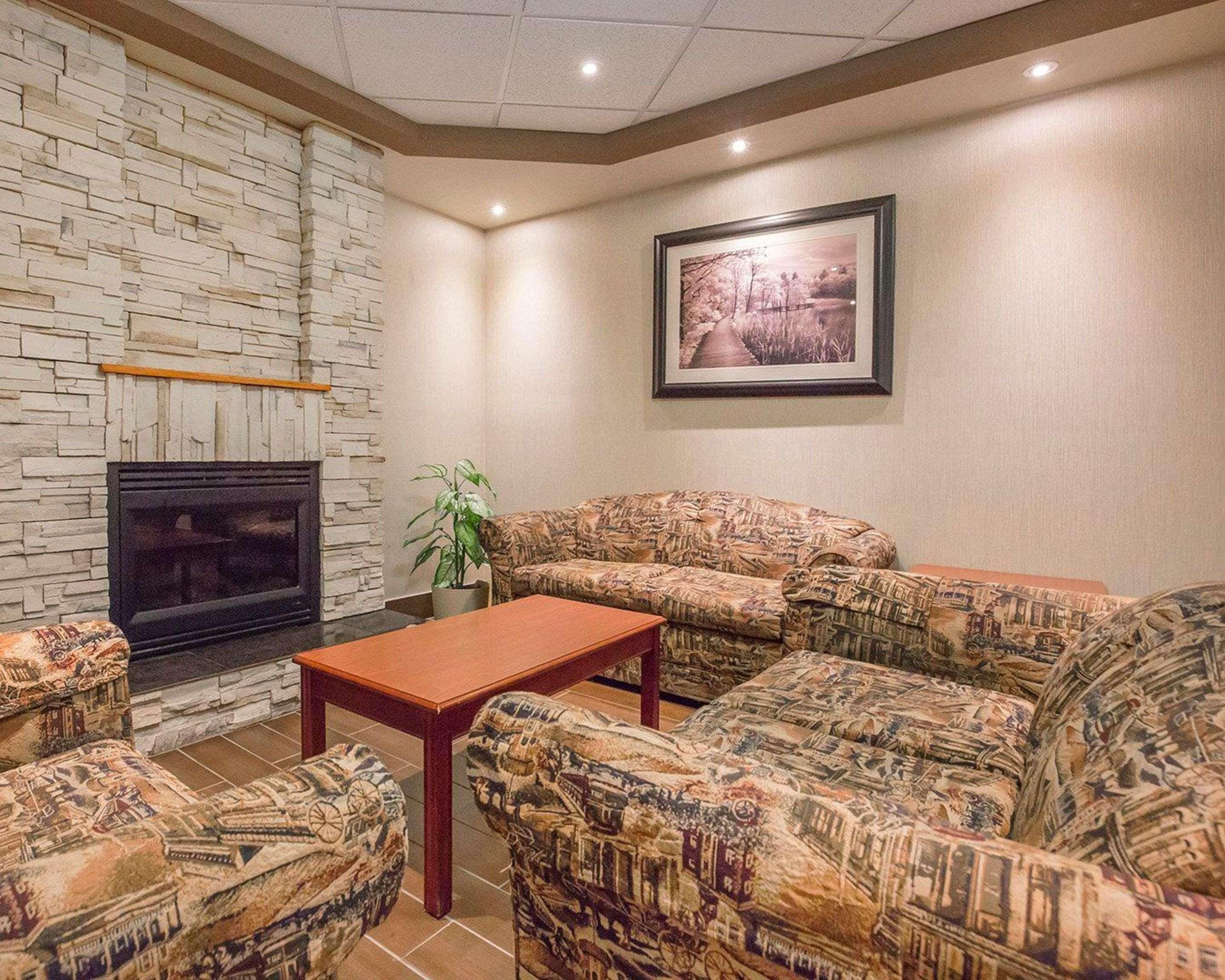 Comfort Inn & Suites University Calgary Extérieur photo
