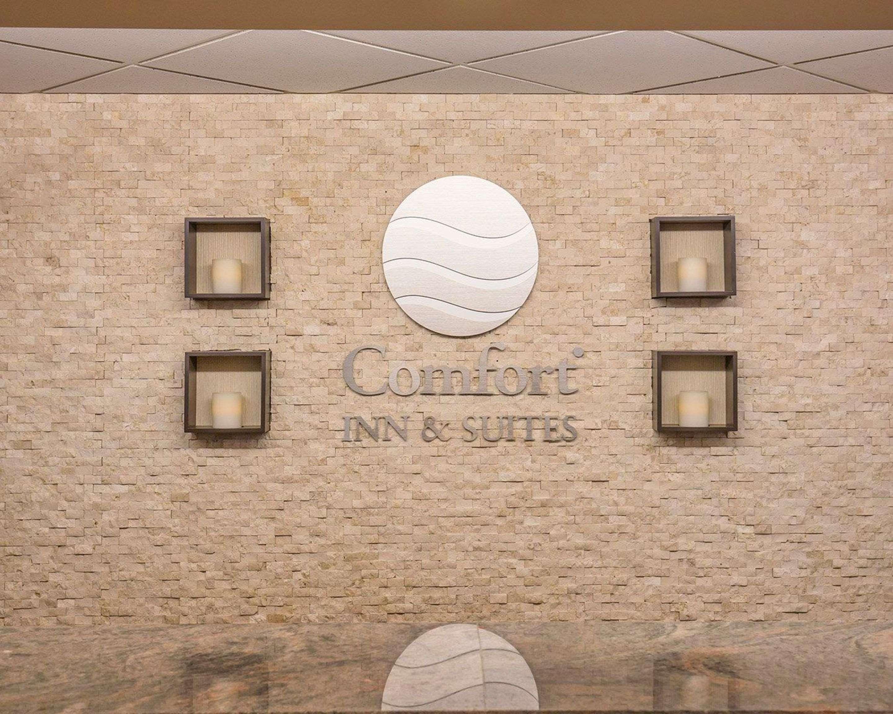 Comfort Inn & Suites University Calgary Extérieur photo
