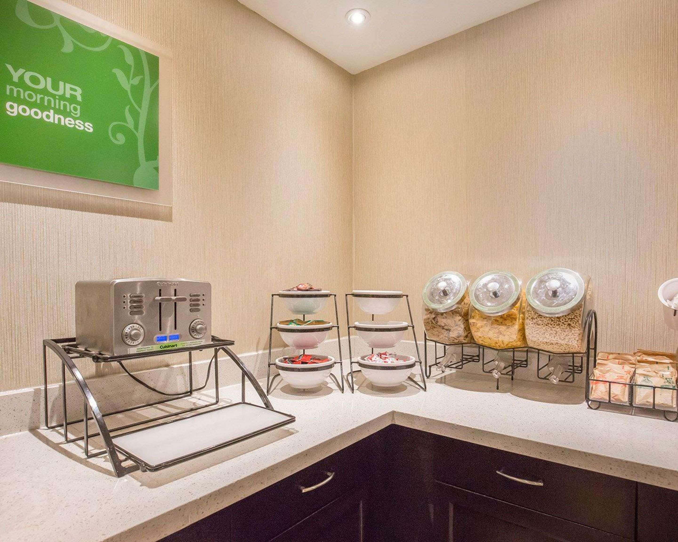 Comfort Inn & Suites University Calgary Extérieur photo