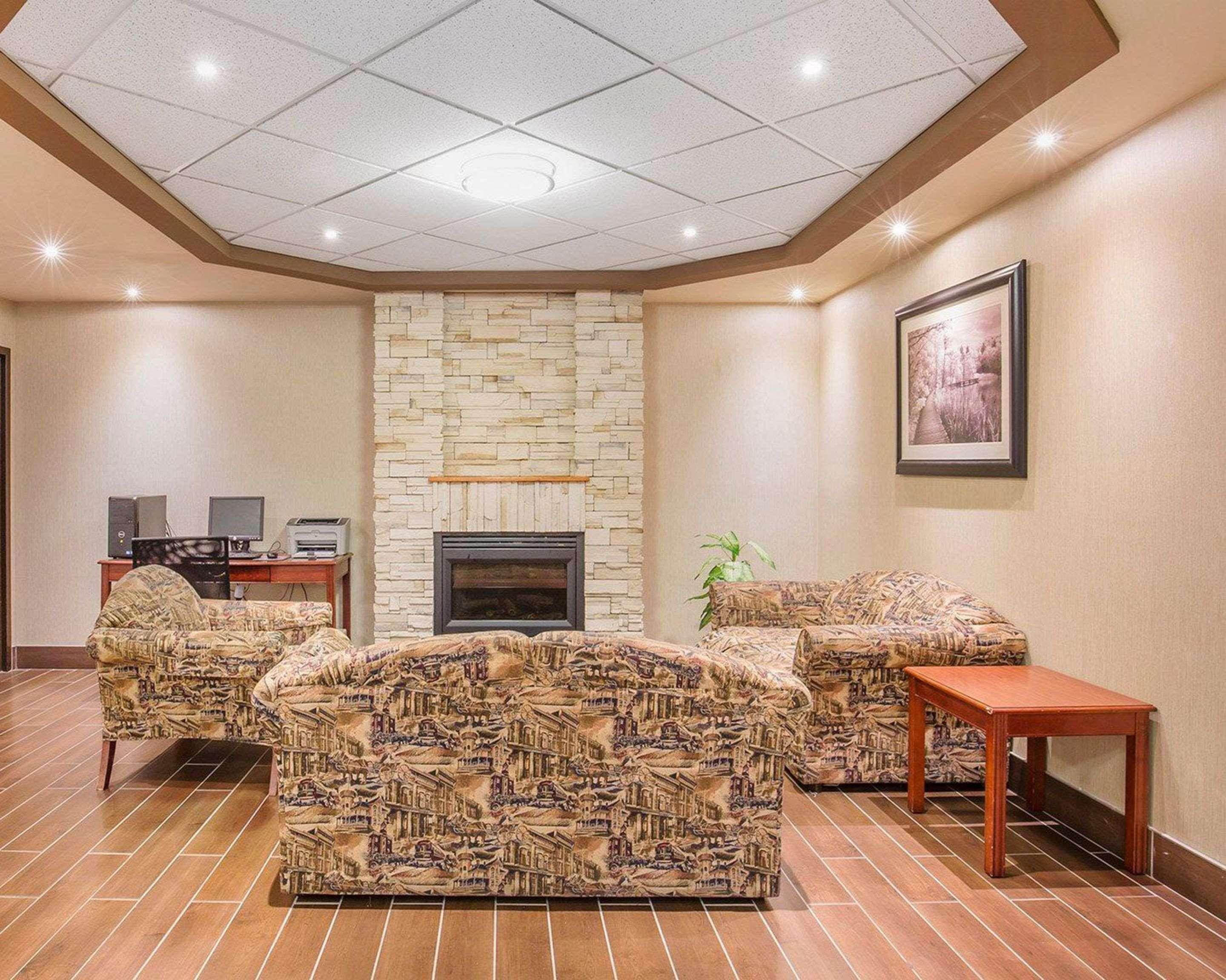 Comfort Inn & Suites University Calgary Extérieur photo