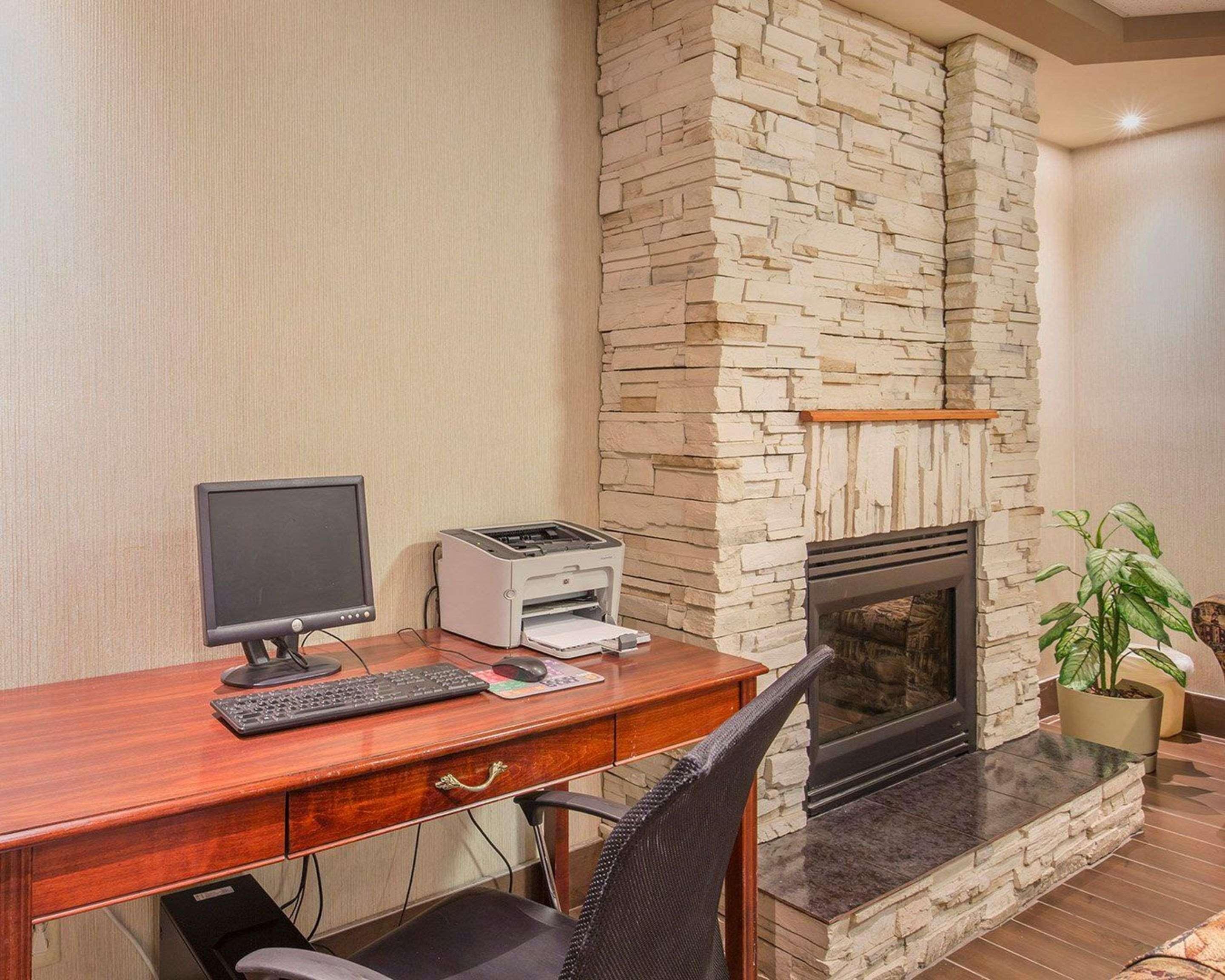 Comfort Inn & Suites University Calgary Extérieur photo
