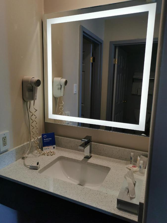 Comfort Inn & Suites University Calgary Extérieur photo
